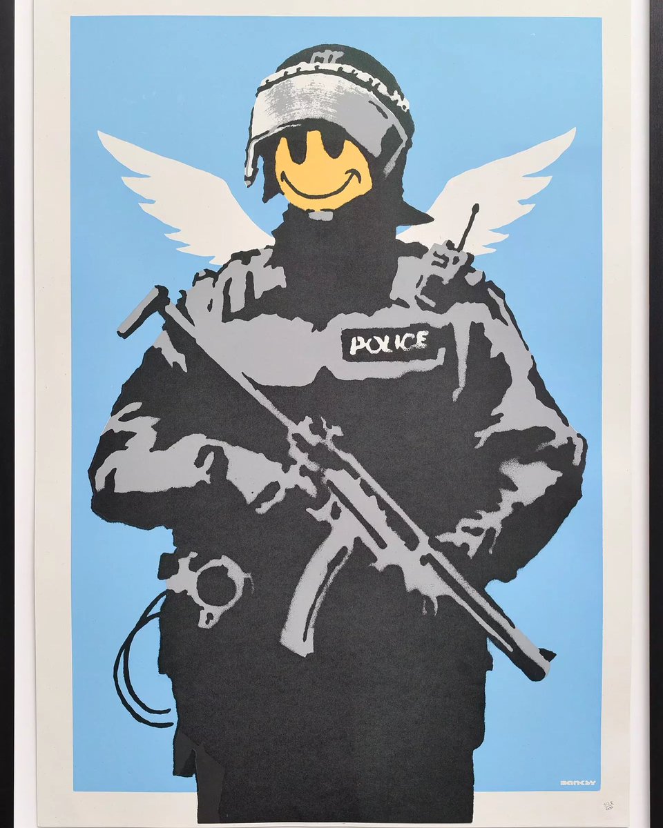 ldnartadvisory's tweet photo. Flying Copper - Banksy
Direct message for more information 

Available for viewing @redeightgallery 

Size: 100cm x 70cm
Medium: Screenprint – unsigned, framed
Year: 2003
Edition: 600

#FlyingCopper #banksy #screenprint #sothebys  #artinvestment #alternativeinvestments https://t.co/S5L6fHJ2Mv