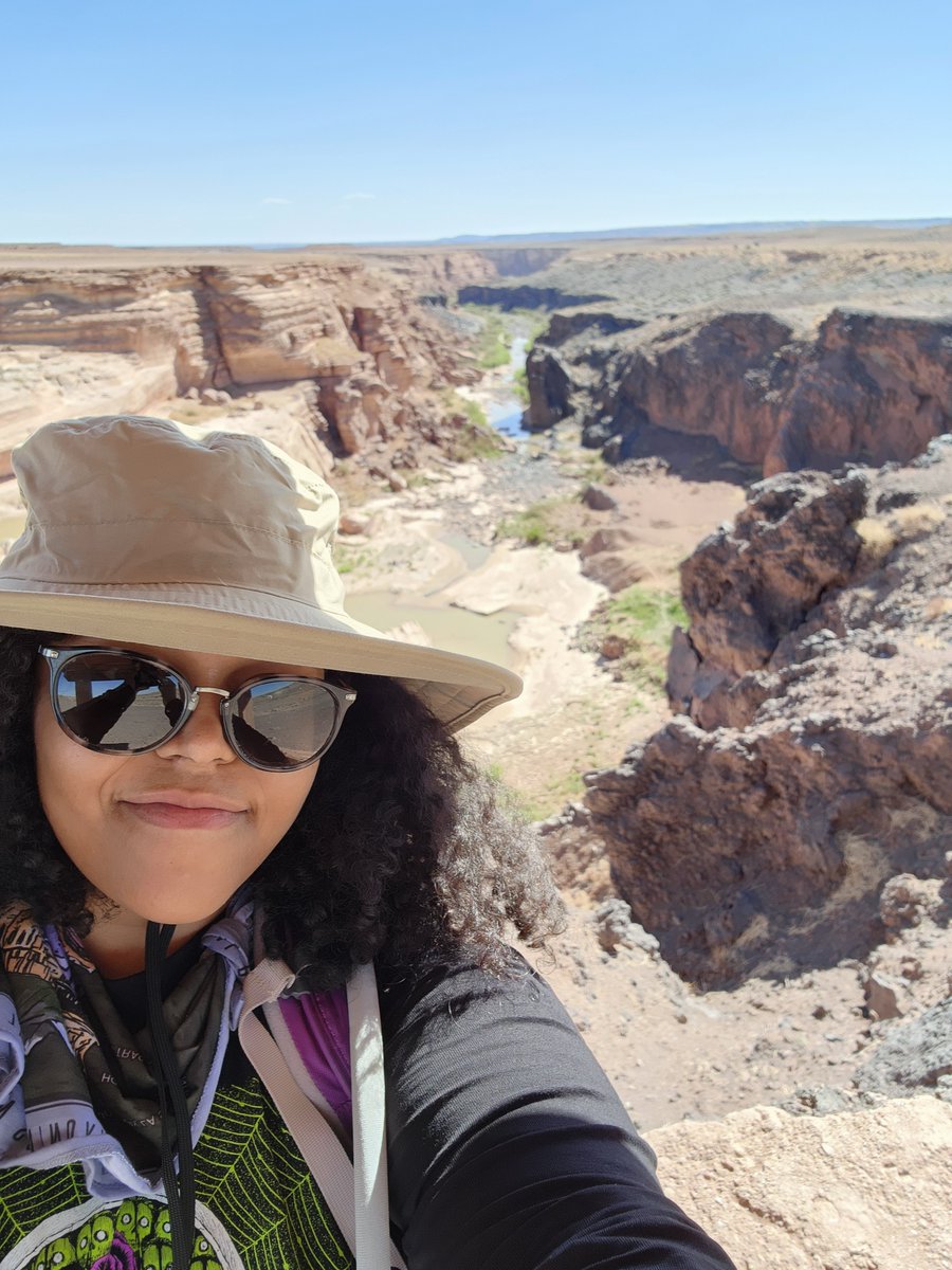 _vividreams's tweet photo. As a newly minted researcher, I'm going to be comparing lava flows in the San Francisco Volcanic Field and in Hawaii by using photogrammetry and making my own thin sections.🤩

I hope to use this info to build a virtual field trip and teach an activity at @GeospaceUF 2023! https://t.co/LR8m6PfJJC