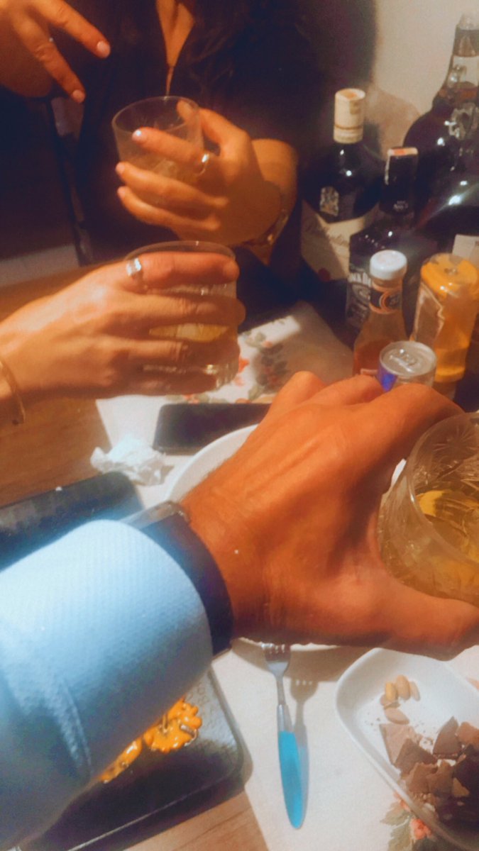 deerinsu's tweet photo. Hepmi güzeliz💫🥃🧿🦋😍@hakan0Y  aşkım serpil https://t.co/bgFV8AoE9d