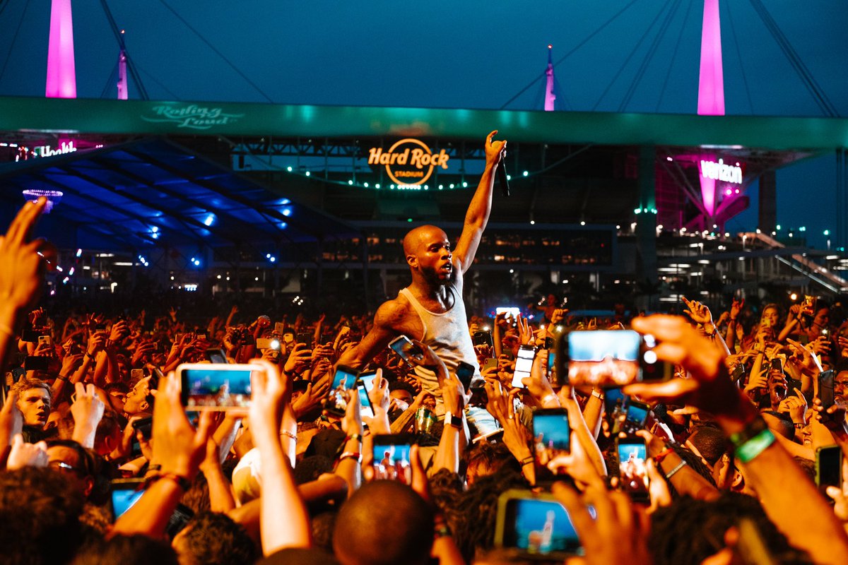 RollingLoud's tweet photo. First @torylanez set at Rolling Loud in 4 years. It’s only right for him to turn TORONTO up! 🇨🇦 https://t.co/qLEv2xWQO9