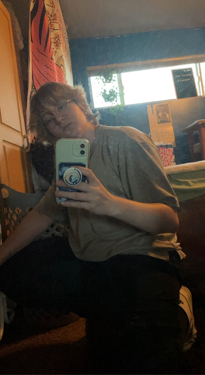 _quomb's tweet photo. elatwt selfie day once again ig :p
- rts ok
- he/they
- its me, the admin guy

#elatwtselfieday https://t.co/dDFbAHS9IK