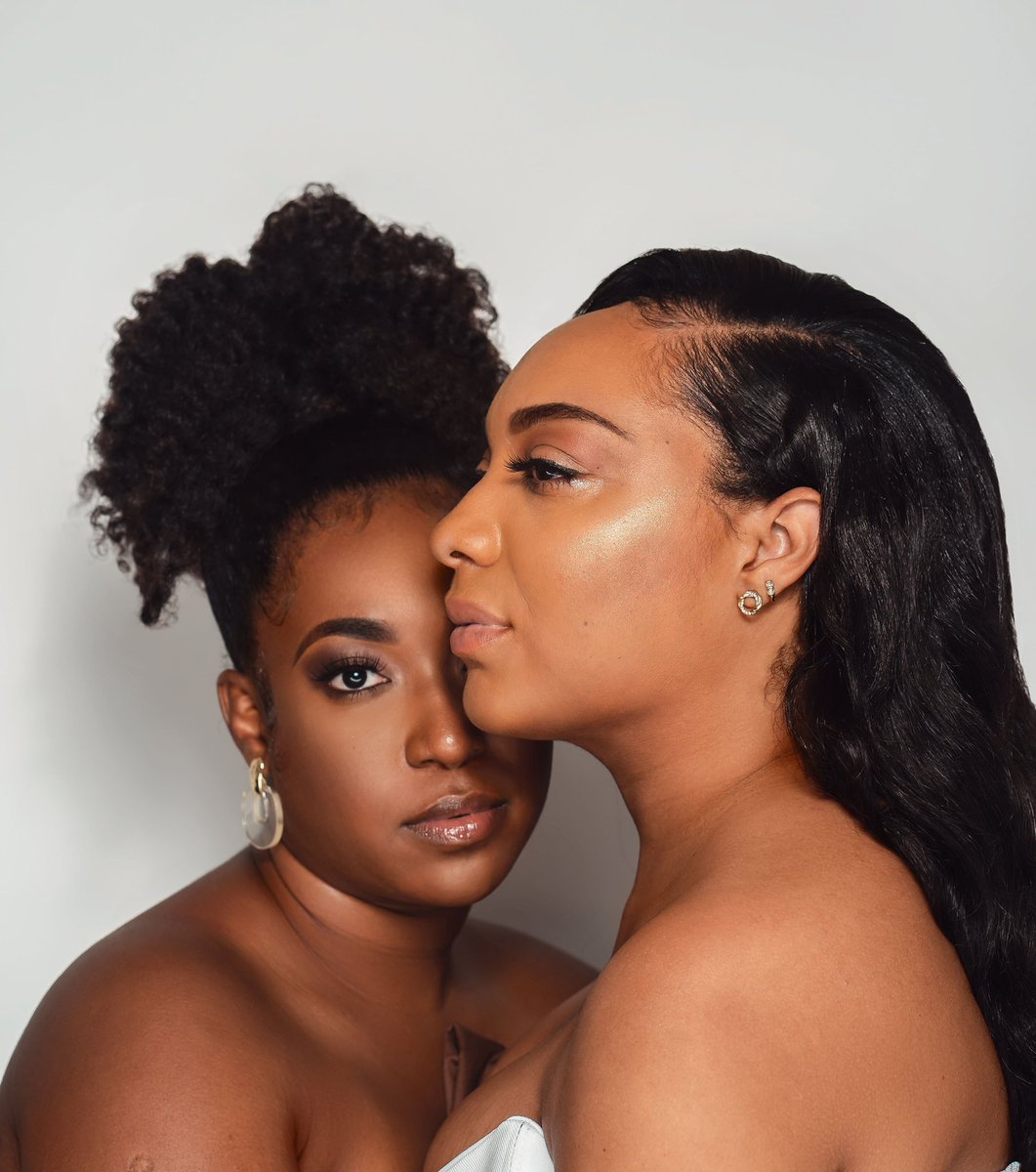 MUADonellaD's tweet photo. “Beauty is not caused. It is.” —Emily Dickinson
Muses: Derecia & Zhonée
Photography & Retouch: @stylejerkcreate
#facemodels #MOTD #beauty #PorTras https://t.co/lLmdBnf6dp