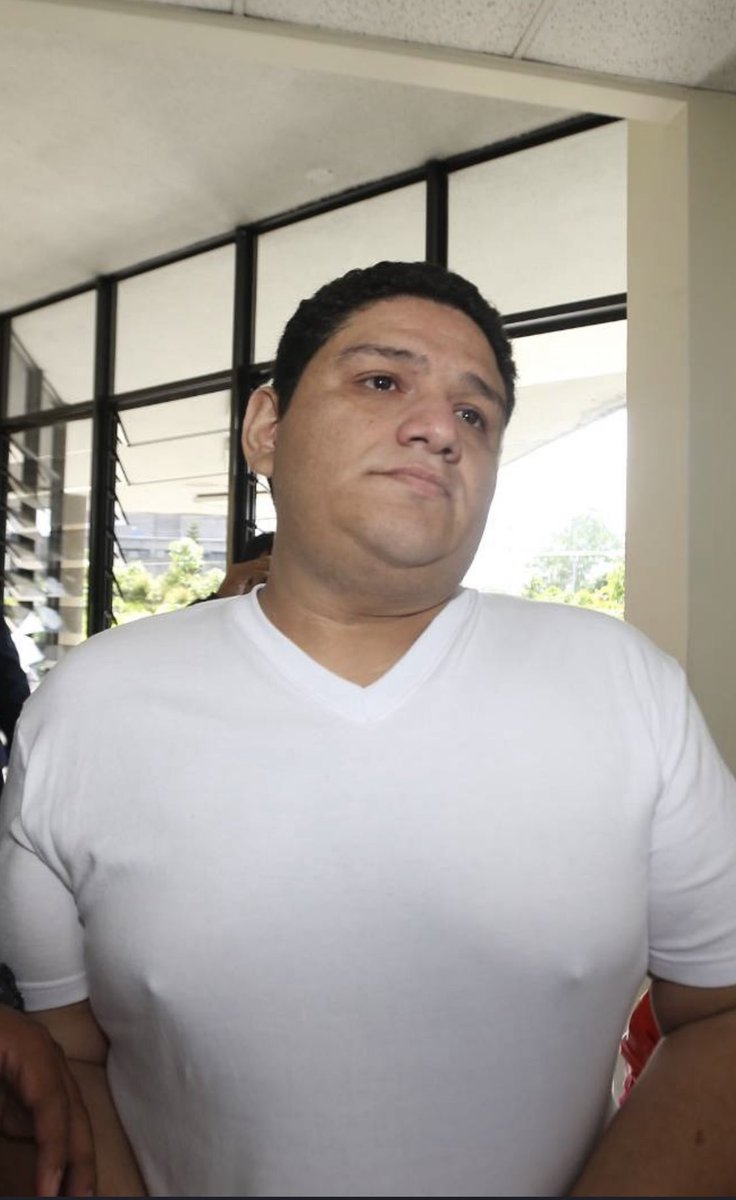 Dale retweet y me gusta si estás deacuerdo que este miserable pague con cárcel todas sus amenazas y ofensas en contra de las mujeres ?
#PrisionParaElComisiomado