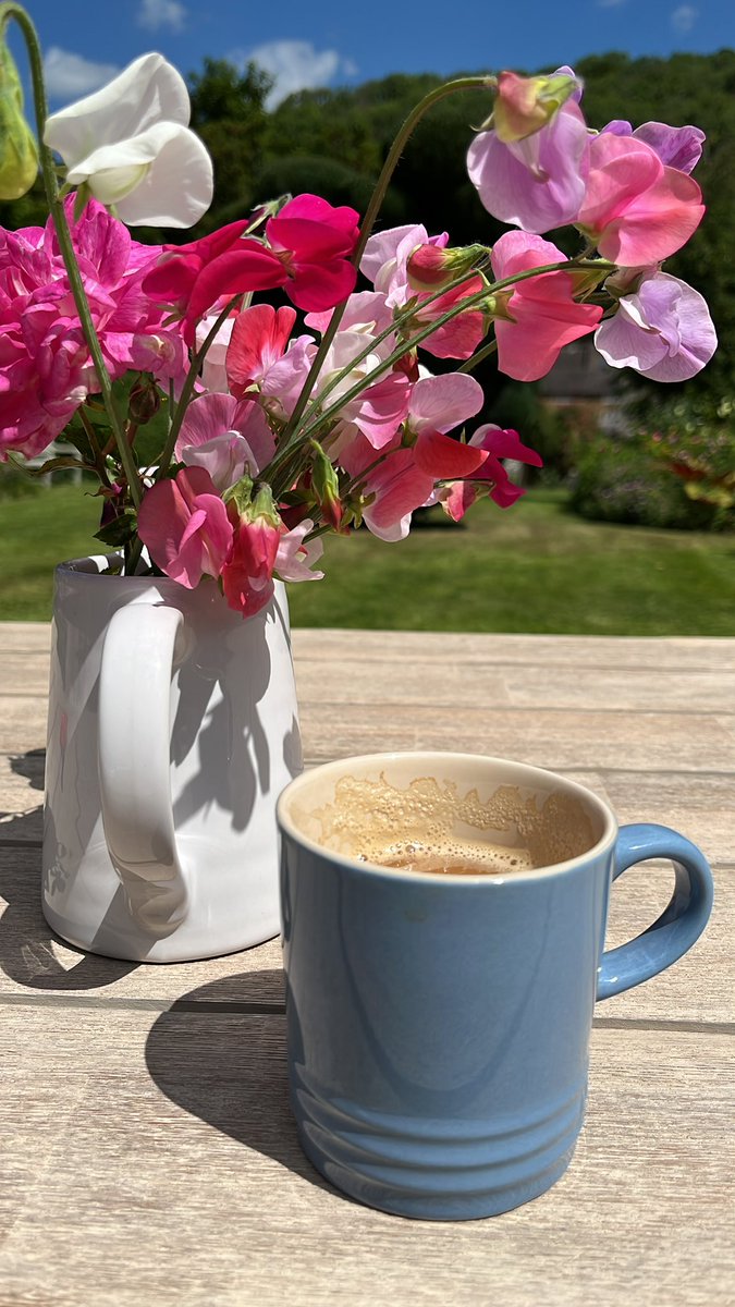 And ….the website works again!! Sheepwashcottage.co.uk Half term and other weeks are available in October for anyone fancying an autumnal Derbyshire break :) #bookdirect #derbyshire #autumnholidays #carsingtonwater #summersweetpeas #coffeetime