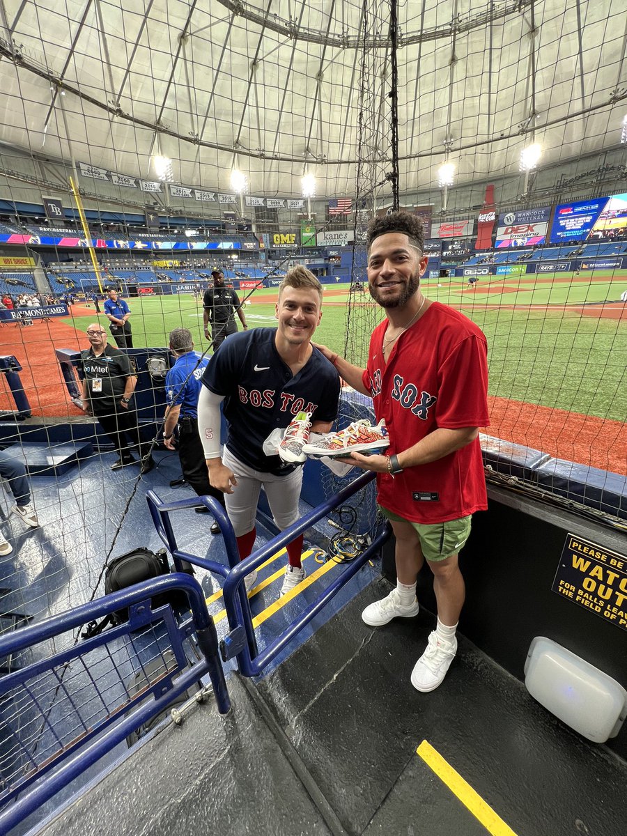 _jaredale25's tweet photo. @kikehndez gracias por cumplir el sueño de un amigo. Eres todo un profesional caballete.🔥
“Si lo puedes soñar lo puedes hacer”
-@eladiocarry_on
📸: El Creador 👌🏽
#TurpoCustom 🎨 https://t.co/w04RyWeowv