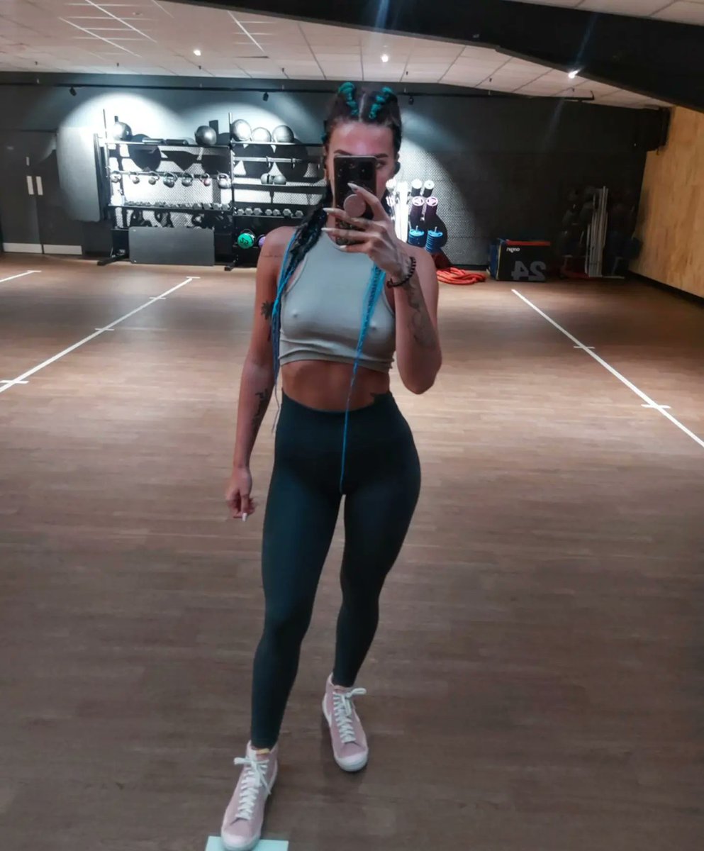 DelightGurl91's tweet photo. Hello world,  how u doin ? 🦋

#Sellingcontents #fitness https://t.co/K8yRCdgLwh
