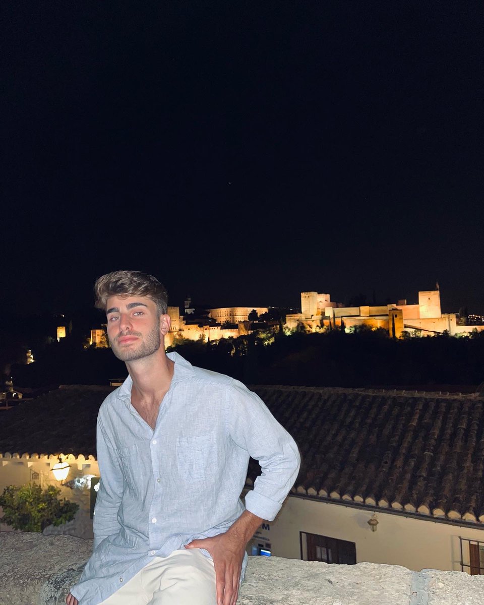 PecellinAlberto's tweet photo. Un poquito de granada✨ https://t.co/DyVT4t67lG