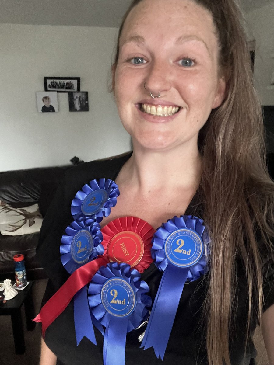 Hello #GardensHour! Don’t know if you know but I won my first horti medals at the weekend! I’m ever so proud and have <a href="/GardensHour/">GardensHour</a> and my fellow #GardeningTwitter friends to thank for encouraging me these years on here to be proud of what I grow. Thank you!!!