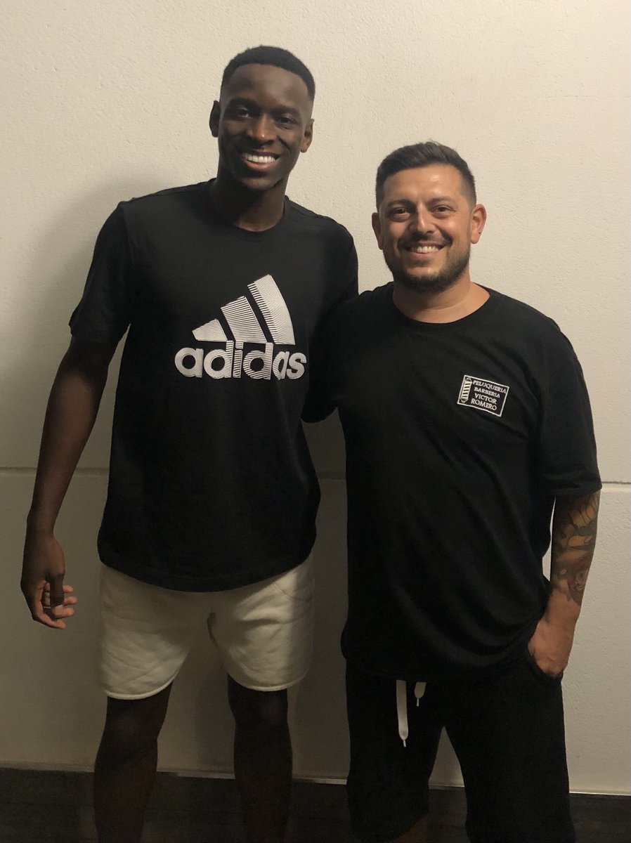 tijerasdetriana's tweet photo. LUIZ HENRIQUE ⚽️🇧🇷
ESTAMOS WAPOS PAI😆🤗
#luizhenrique
https://t.co/yXmUYTCckO
📍C/ Marianillo 1 - Triana - Sevilla -
✂️Tijeras: @kamakuratoledo
💀Productos: @skullmen_k89
#kamakuratoledo #skullmen #barber #victorromero #iralamoda #tupé #razorfade
#peinadoshombre https://t.co/Y0lJvMD2Da