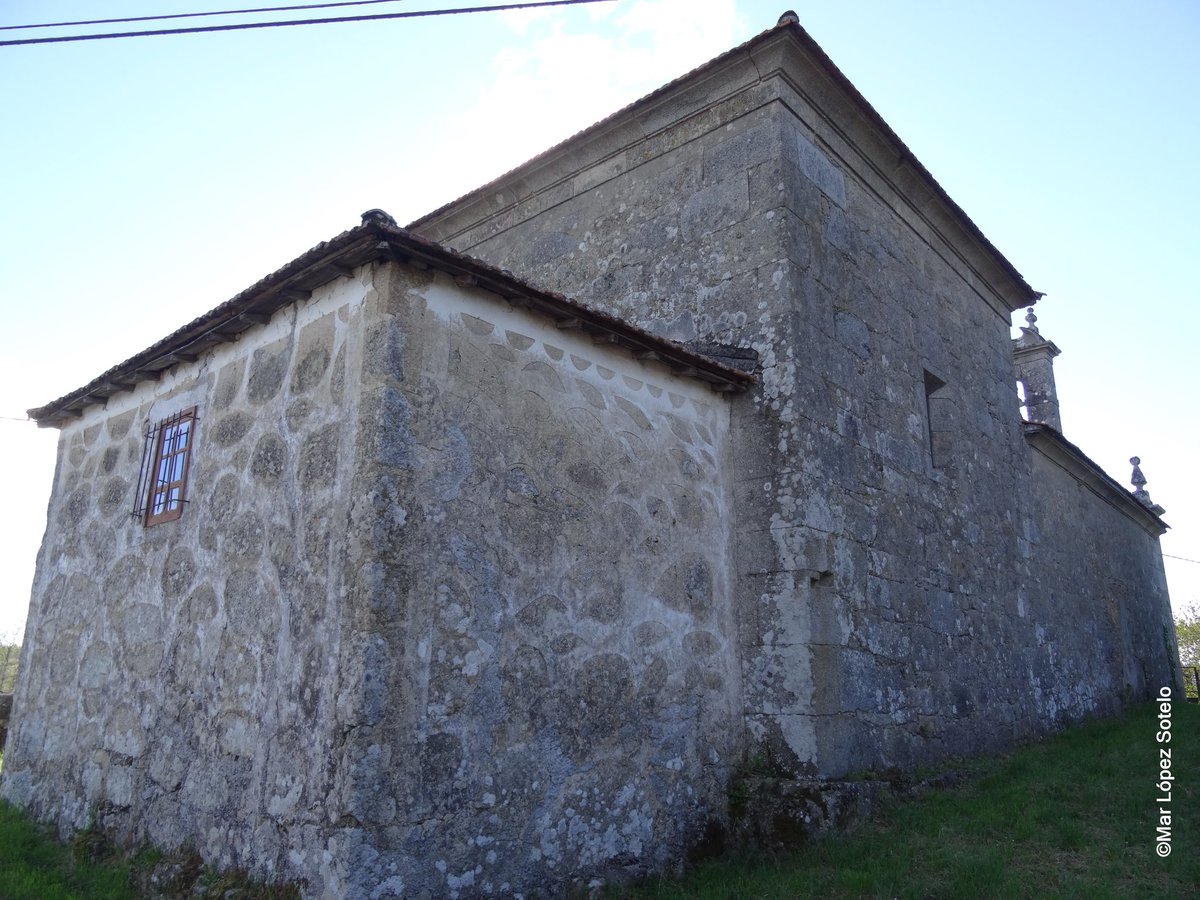 Esgrafiado gallego en la Iglesia de San Martiño de Siós en el concello de Pantón. Más información : redribeirasacra.blogspot.com
Prácticas universitarias de catalogación en 
campus-stellae.com