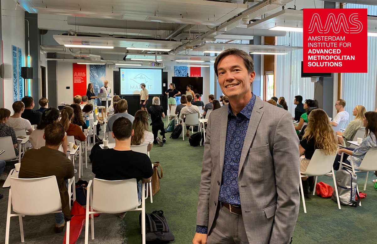 Can't hide my big smile after welcoming our first year MSc MADE students <a href="/AMS_institute/">AMS Institute</a> today. #openingacademischjaar <a href="/MADE_IT_ams/">MADE IT</a> <a href="/arjenzegwaard/">arjen zegwaard</a>