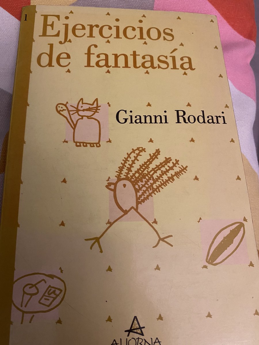 “Rodari no era un fanático del pensamiento divergente. No le interesaba el abandono de los viejos caminos solo por el hecho de cambiar. Le interesaba, en cambio, que se proyectaran caminos nuevos para aprender que esto, proyectar lo nuevo, siempre es posible…”. Tullio de Mauro