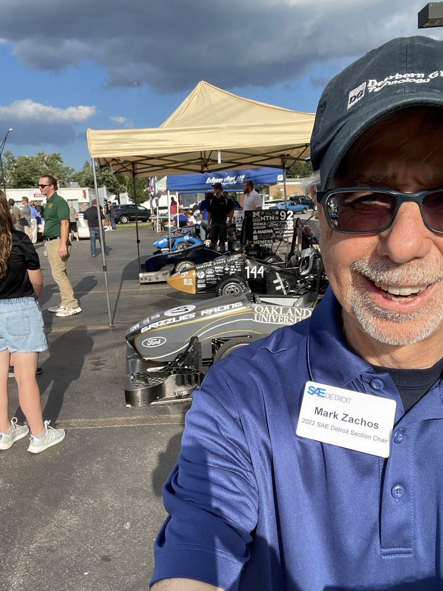 DGTechnologies's tweet photo. #dreamcruise  @SAEDetroit car show #Summer2022 https://t.co/7Rhil2O3yI