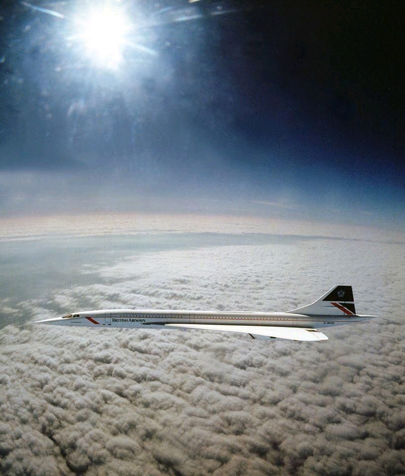 This is the only photograph of Concorde flying at supersonic speed. It was taken by Adrian Meredith who was flying in an RAF Tornado jet during a rendezvous with the Concorde over the Irish Sea in April 1985. #UKmfg🇬🇧