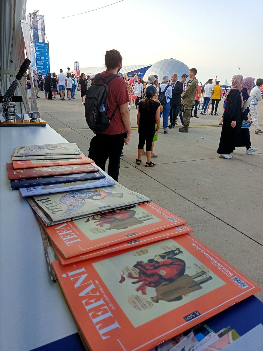 tefanidergi's tweet photo. Gençliğin/Gençlerin Dergisi Tefani Dergi, Teknofest Karadeniz'de idi! 

#tefanidergi #teknofest2022 @gencliksporbak @gsb_eak @GSBgenclik https://t.co/AhKw4tgrhC