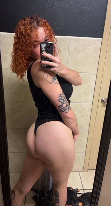 i got a new tattoo yesterday :) https://t.co/vZO2aONBsq