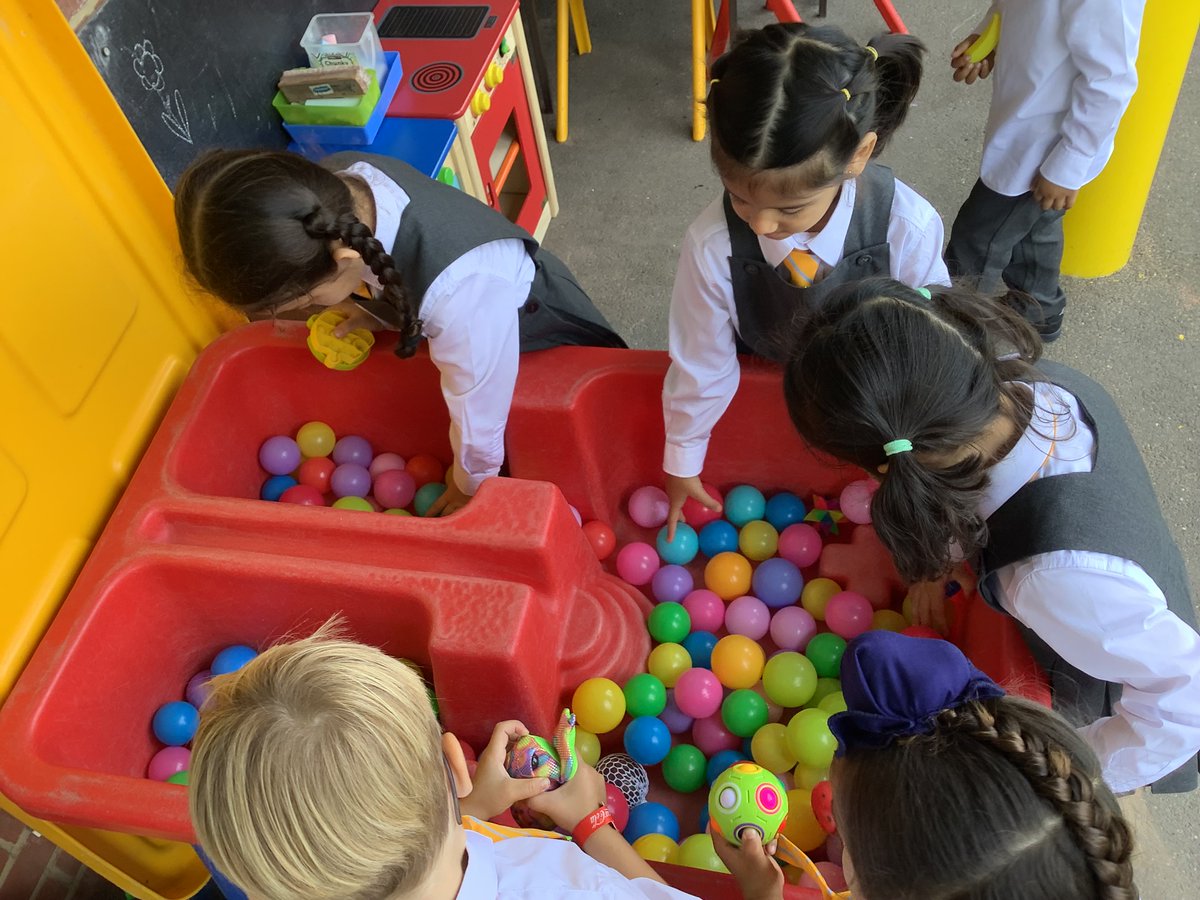 StainesPrepRec's tweet photo. What a fabulous start to the term for our new @StainesPrepReception pupils. They had lots of fun exploring activities in their new classrooms and getting to know their new friends and teachers. https://t.co/EDCq0GhcI5
