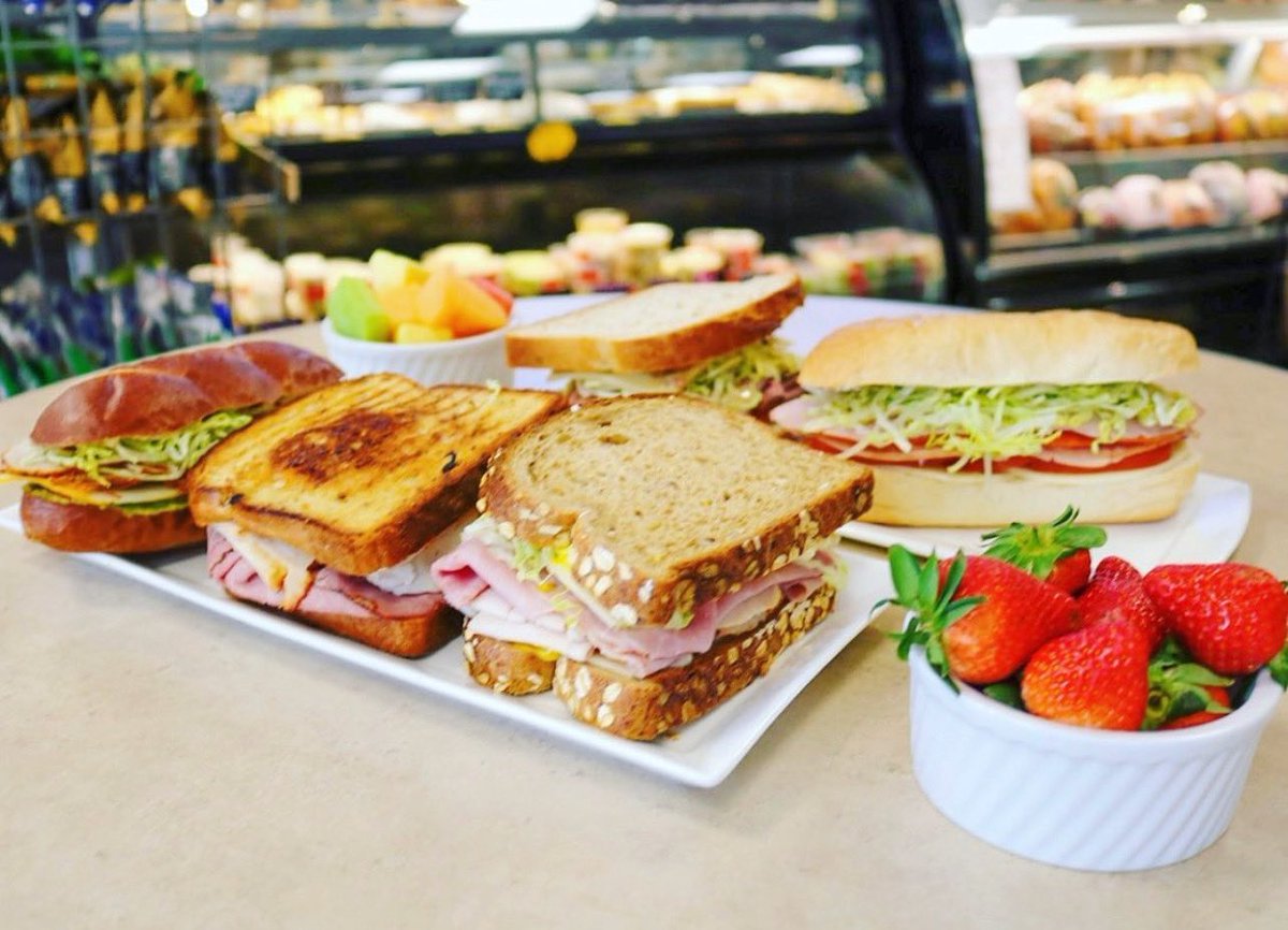 Hope your Labor Day Weekend was full with great food and great company! We’re open today for your last minute holiday needs #southloopmarket 🇺🇸
.
.
.
#southloopchicago #southloopliving #southloopfood #freshmarket #freshfood #chicagodeli #chicagogram #shoplocal #shopslm