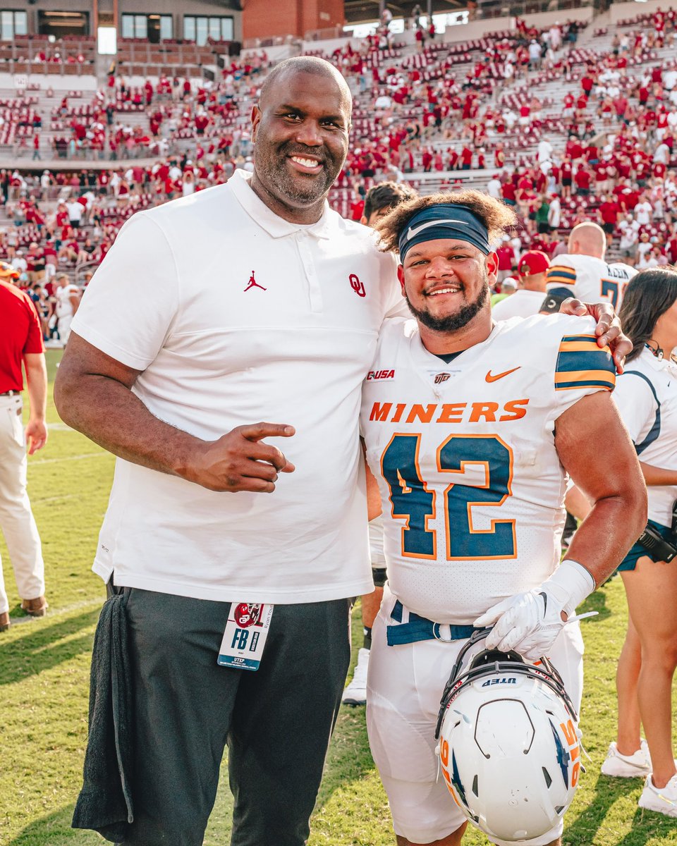 Separated but not divided… I’m proud of you <a href="/m1chaelyoung/">Michael Young</a> and grateful for how <a href="/CoachDimelUTEP/">Dana Dimel</a> and the <a href="/UTEPFB/">UTEP Football</a> program has cared for you as you pursue your education! Keep working son! #ProudPapa #Boomer
