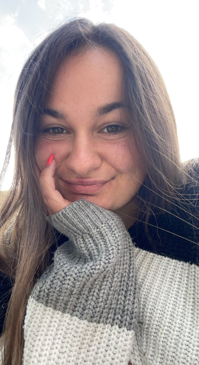 May you all have the warmest cosy jumpers for this autumn season. ❤️🙈