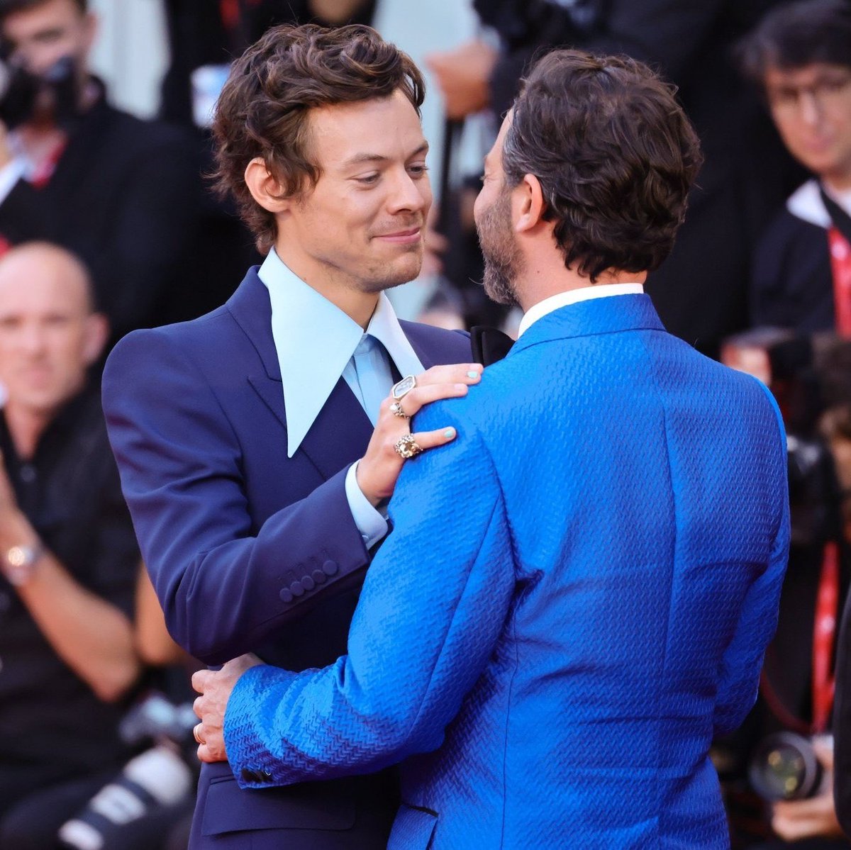 sunfflouwerry's tweet photo. harry styles and nick kroll are the real couple of the night https://t.co/QM2i0IJZTb