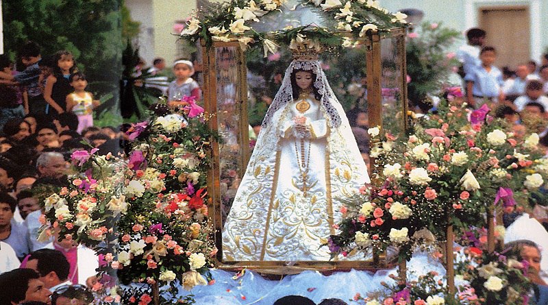 #Infórmate📢| A propósito de la celebración de la Virgen del Valle los devotos realizan una serie de actividades que abarcan cantos, oraciones y homenajes paseando la imagen por distintos sectores y municipios de la entidad oriental.

#Aragua 
#CuidémonosDeLaCovid19
