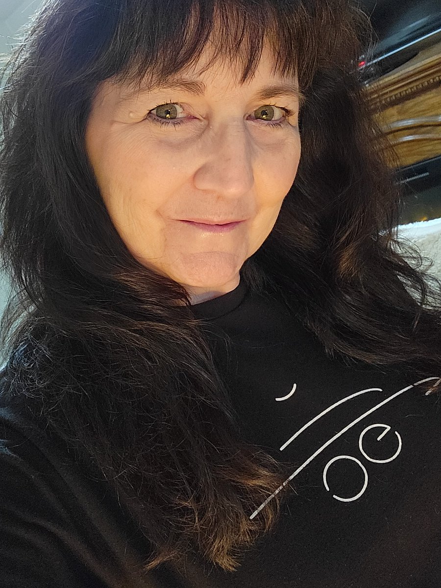 jayneanastasia's tweet photo. The #GibbCollective is a tribute album to the @BeeGees by a number of the musician's children.  #TurnOutTheLights is one of my favorites-listen here https://t.co/KkwY8UxXxK  You can purchase the music &amp; merch here https://t.co/e97Ul5IXEE https://t.co/yzE9ecK7hz