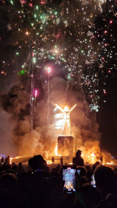 Hey guys, I survived burning man! https://t.co/HCmzKAE72W