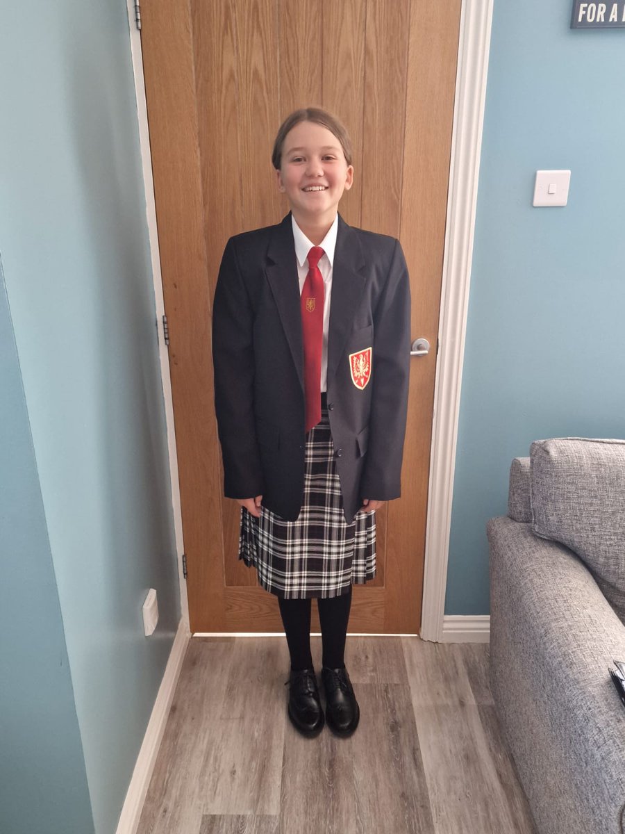 racheldebuc's tweet photo. Heidi's first day at secondary school today. Such a different child to when she started school ❤ #HCPScolchester https://t.co/d7Ce8AbgvD
