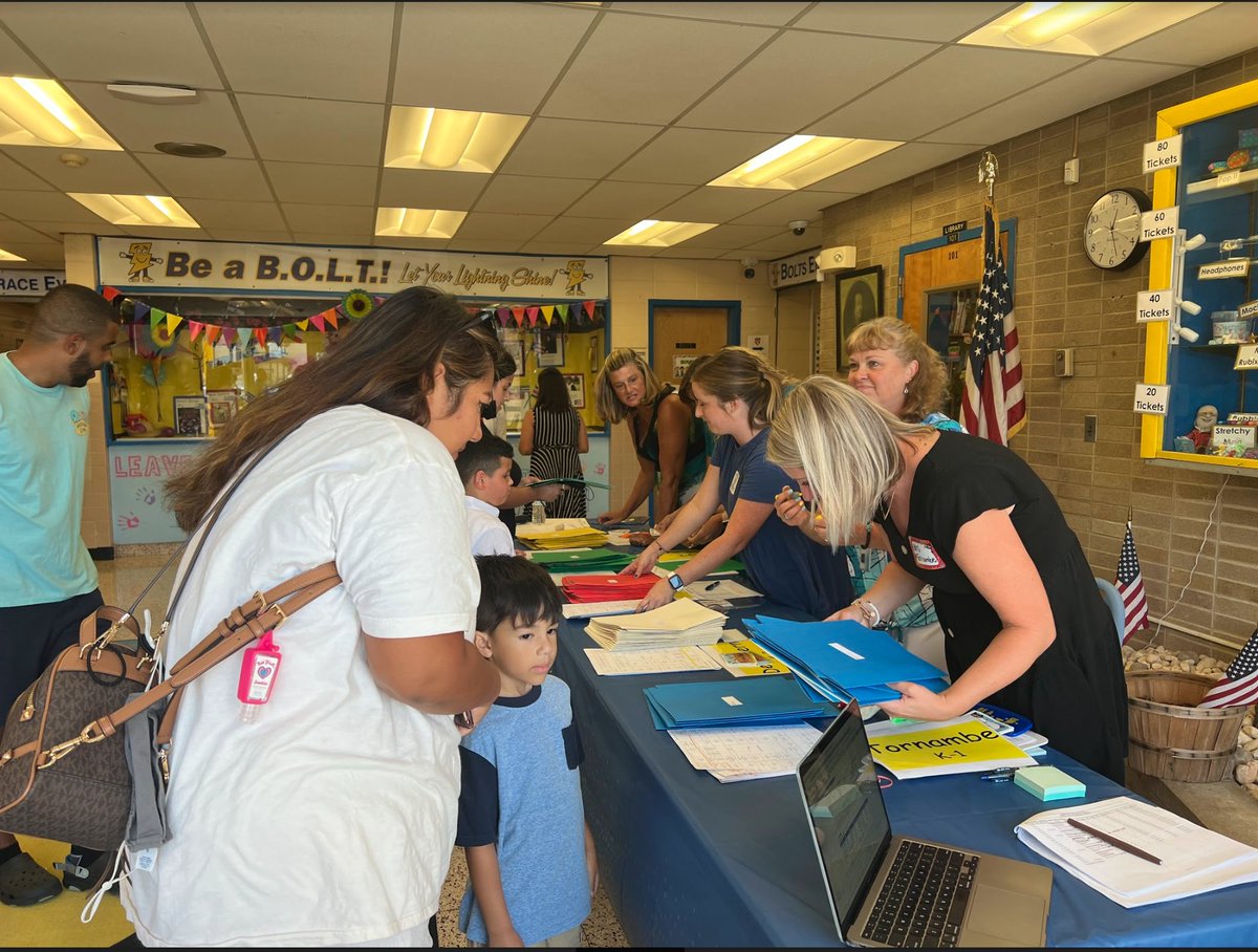 Our Kindergarten Orientation was a huge success! Thank you to all the staff who helped put it all together and to all the parent and students who attended! Its going to be a great year! #shinebrightedison
