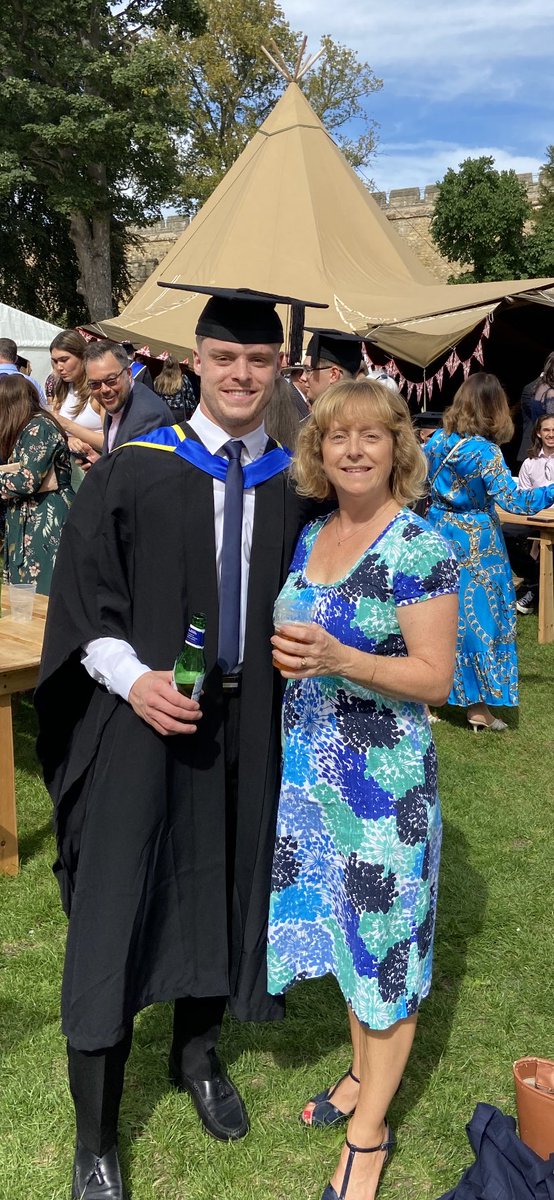sayerk4's tweet photo. @unilincoln fantastic day celebrating graduation of @bradleysayer123 #UoLGrad https://t.co/DlCUmR423c