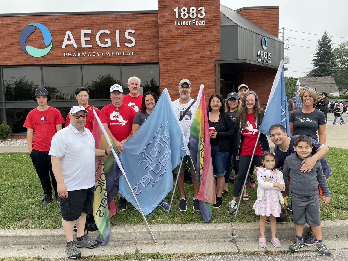 weeoecta's tweet photo. 2022 Labour Day Parade!
Walking in solidarity with many local unions today. ✊✌️❤️🚶♂️
#CUPE #OSSTF #ETFO #UNIFOR #AEFO #WDLC #CatholicTeachers #WindsorEssexElementary #WindsorEssexSecondary https://t.co/17BrmIilMm