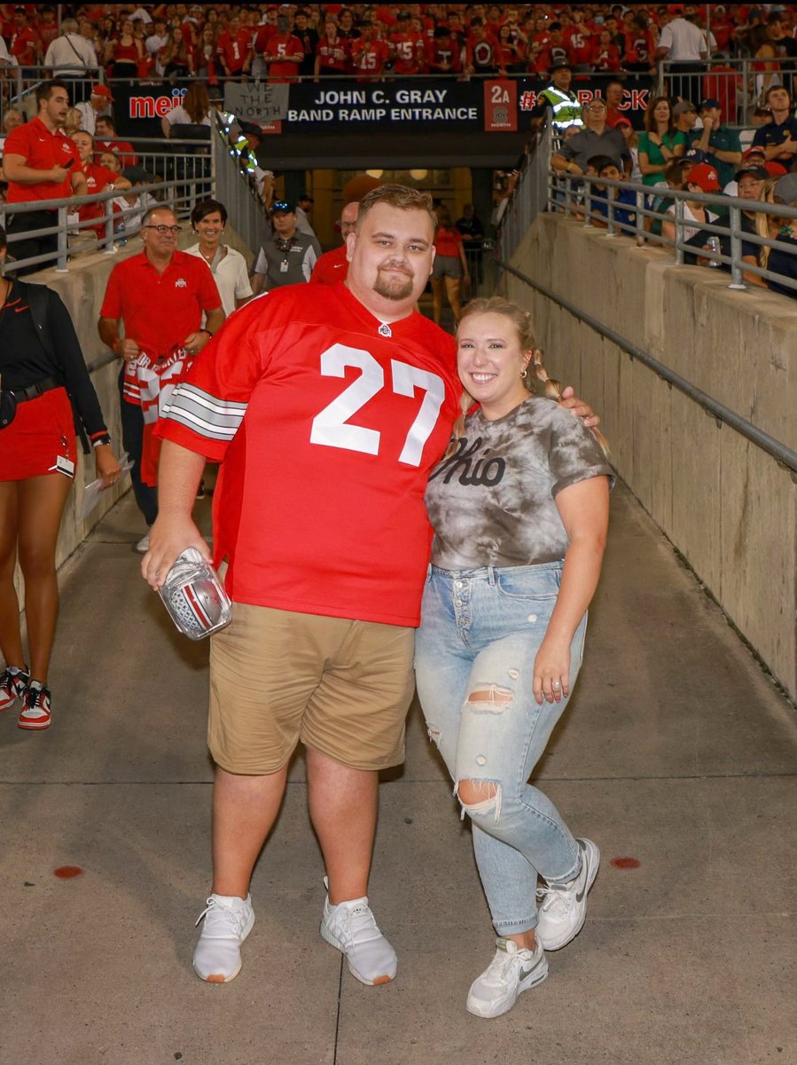 OhioStAthletics's tweet photo. Congratulations to 𝙁𝙞𝙧𝙨𝙩 𝘾𝙖𝙥𝙞𝙩𝙖𝙡 𝘿𝙚𝙣𝙩𝙖𝙡 the winner of the @UHC Small Business Sweepstakes this week!  

Visit https://t.co/YVjXhvJefy for a chance to promote your business to 🌰 Nation.

#GoBucks https://t.co/988TnjSLCR