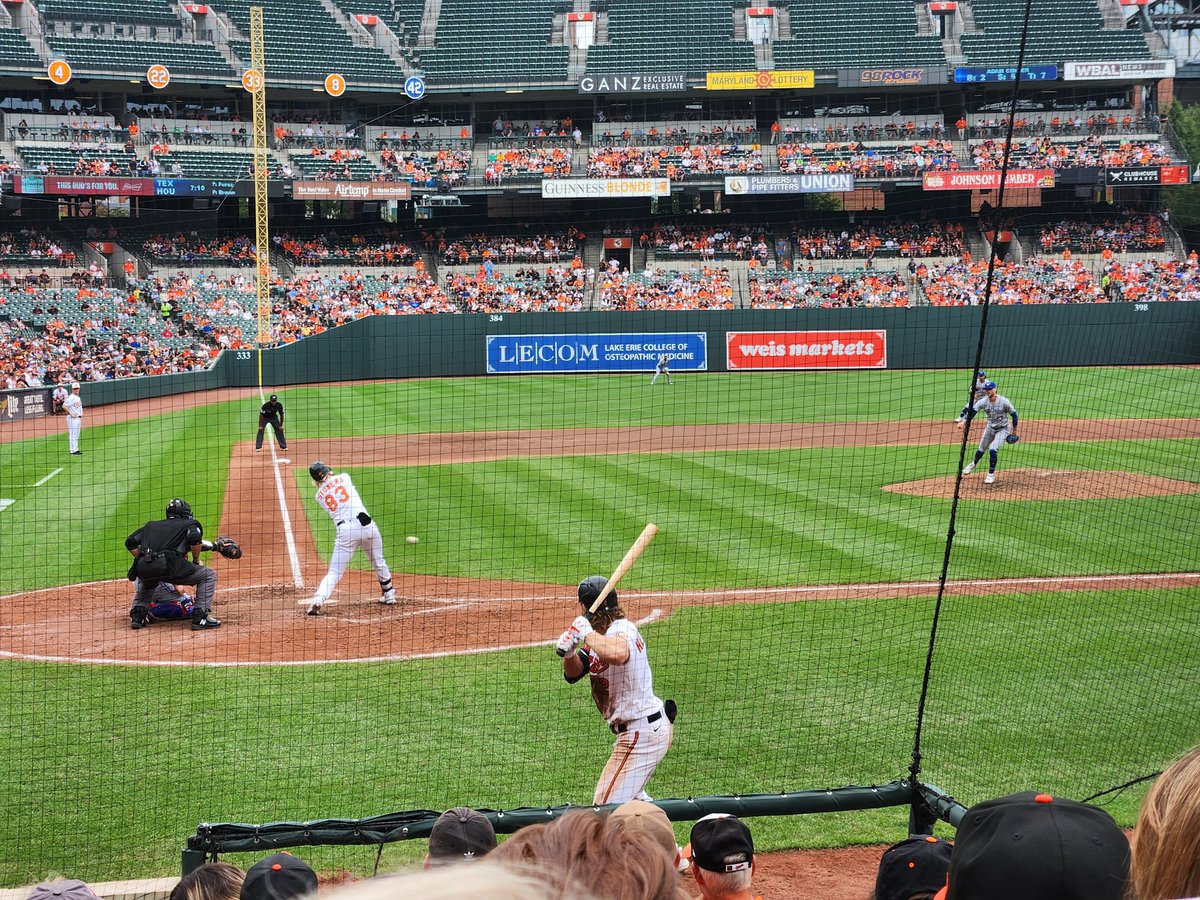 zmoglesby's tweet image. Got to see @KyleStowers bat. May not have been a hit, but making El Cajon proud.
