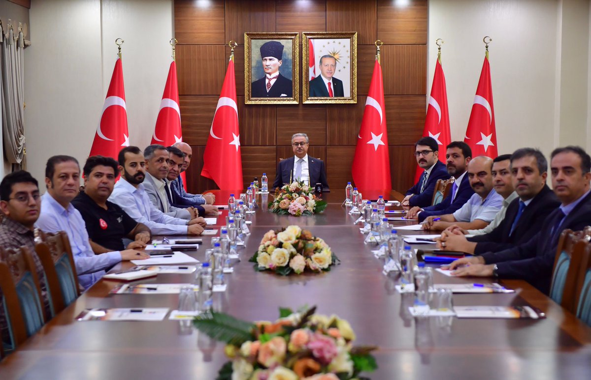 MUSIADiyarbakir's tweet photo. Başkanımız Mehmet BOZKUŞ İl Valimiz Sn.Ali İhsan SU Başkanlığında
#Pakistanda’da yaşanan sel felaketi nedeniyle;
@AFADBaskanlik tarafından koordine edilen‘’Yardım Kampanyasına’’ilişkin düzenlenen toplantıya katılım sağladı.@RTErdogan @MahmutAsmali @suleymansoylu @aliihsansu_ https://t.co/o78u4nW8VX
