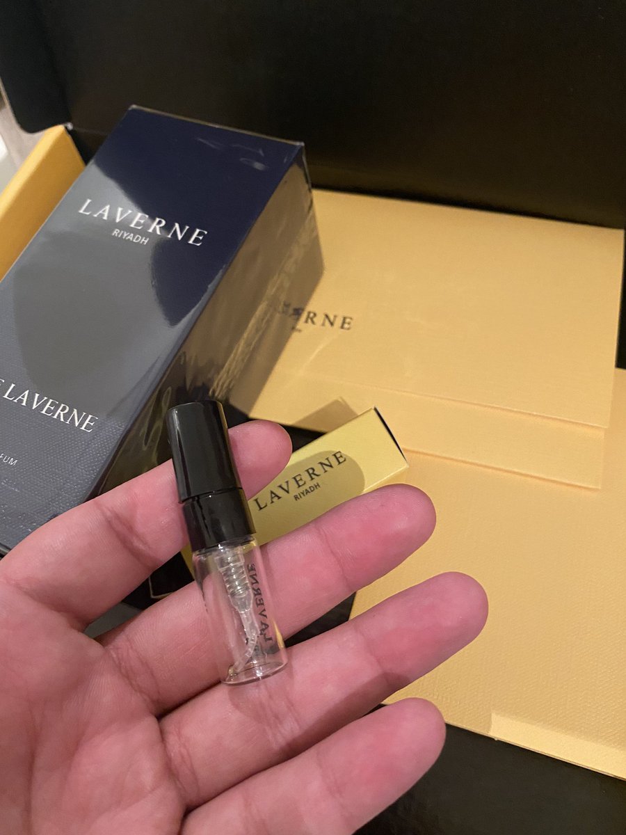 Ibrahim80400169's tweet photo. @laverne حصلت العلبة فاضية ،كيف اجرب العطر الان؟ https://t.co/EK8IALrXLs