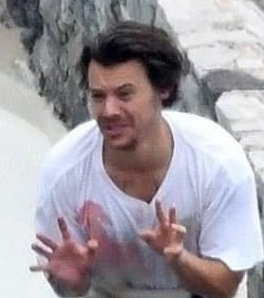 LE COMISTE                 ESTABAMOS 
LA BOCA                      REFORZANDO
                                         LA AMISTAD