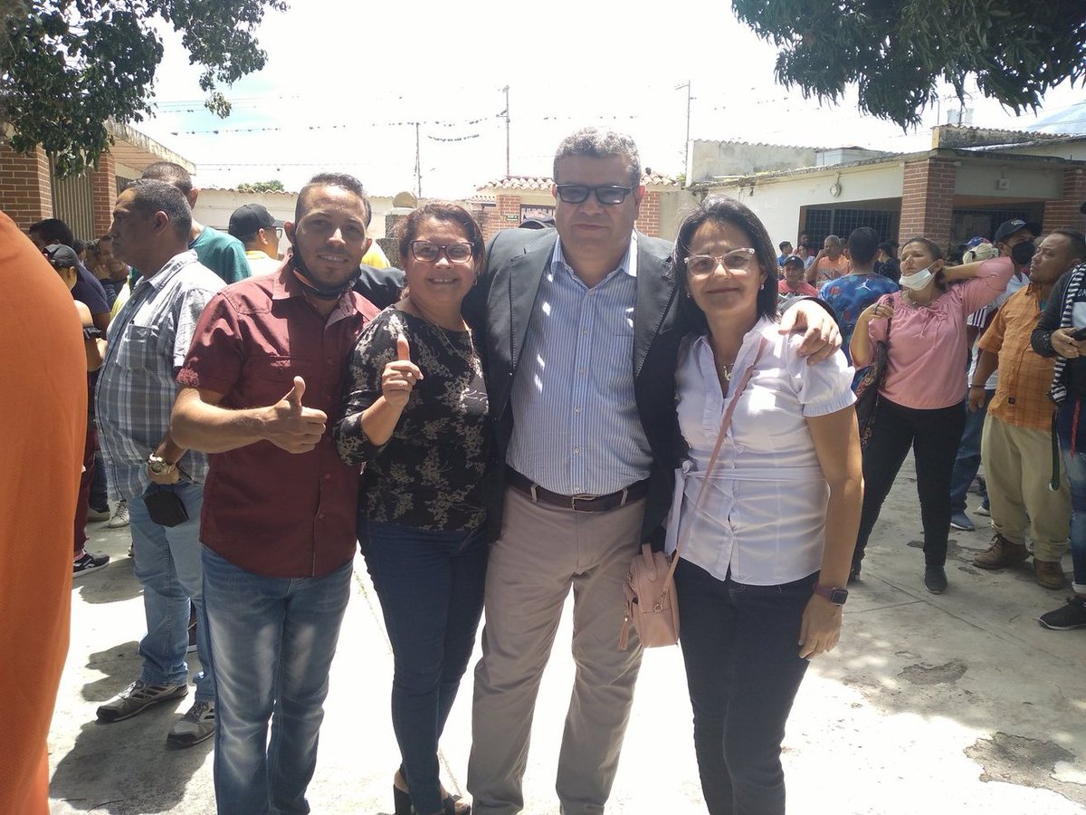 LelibethLiscano's tweet photo. Hoy #05Sep parte del equipo regional de @AvanzadaY acompañamos a nuestros amigos de @Pr1meroVE en Yaracuy en la celebración de su 2° Aniversario.
Felicitaciones a la dirigencia regional #PV
@MiguelPonentep 
@LuisParraVe 
@luisromeroc https://t.co/e25J6bSedO