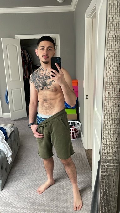 Watch Angelo's leaked NSFW photo on TwXstars