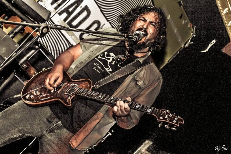 Atentos a la sintonía que nos trae para la nueva temporada el genial guitarrista Jeanno Rodríguez de #Solonadie  Fotógrafo: Antonio Jesús Alfonso Aránega
