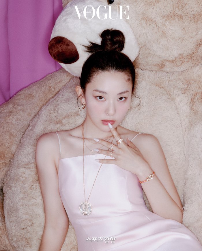 SEULGI_TH's tweet photo. [INFO] SM คอนเฟิร์มโซโล่ของ #SEULGI

“ตอนนี้ซึลกิกำลังเตรียมตัวกับอัลบั้มเดี่ยวโดยมีเป้าหมายจะปล่อยในเดือนตุลาคม ได้โปรดมอบความสนใจเธอเยอะๆด้วยนะครับ”

🔗https://t.co/lRpqEBKreA

#슬기 #SEULGI @RVsmtown https://t.co/BBd3ikZv2Y
