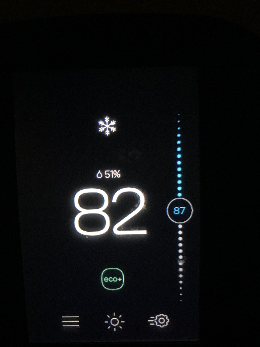 outofluckchuck's tweet photo. During flex alerts I raise my thermostat from 79 to 82. @SCE Smart Energy Program punishes people like me who are proactive. It’s supposed to set my thermostat 4deg higher to 83, but in my case it sets it to 87. If I touch it, I may lose my rebate. This is unacceptable https://t.co/J6WfRCLJ3f