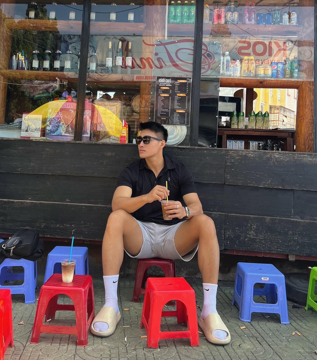 Sơn Đặng, nhìn đùm thôi cũng nứng bưng bức