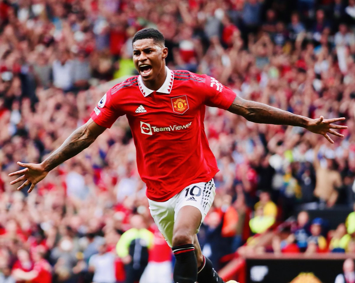 MUTV_GO's tweet photo. 👨‍🍳 @MarcusRashford's recent #PL form:

Four games 👕👕👕👕
Three goals ⚽️⚽️⚽️
Two assists 🅰️🅰️

more::📺📱👉 @MUTV_GO  |  #MUTV_GO

#MUFC  |  #ManUtd https://t.co/XewCJ5EYoq