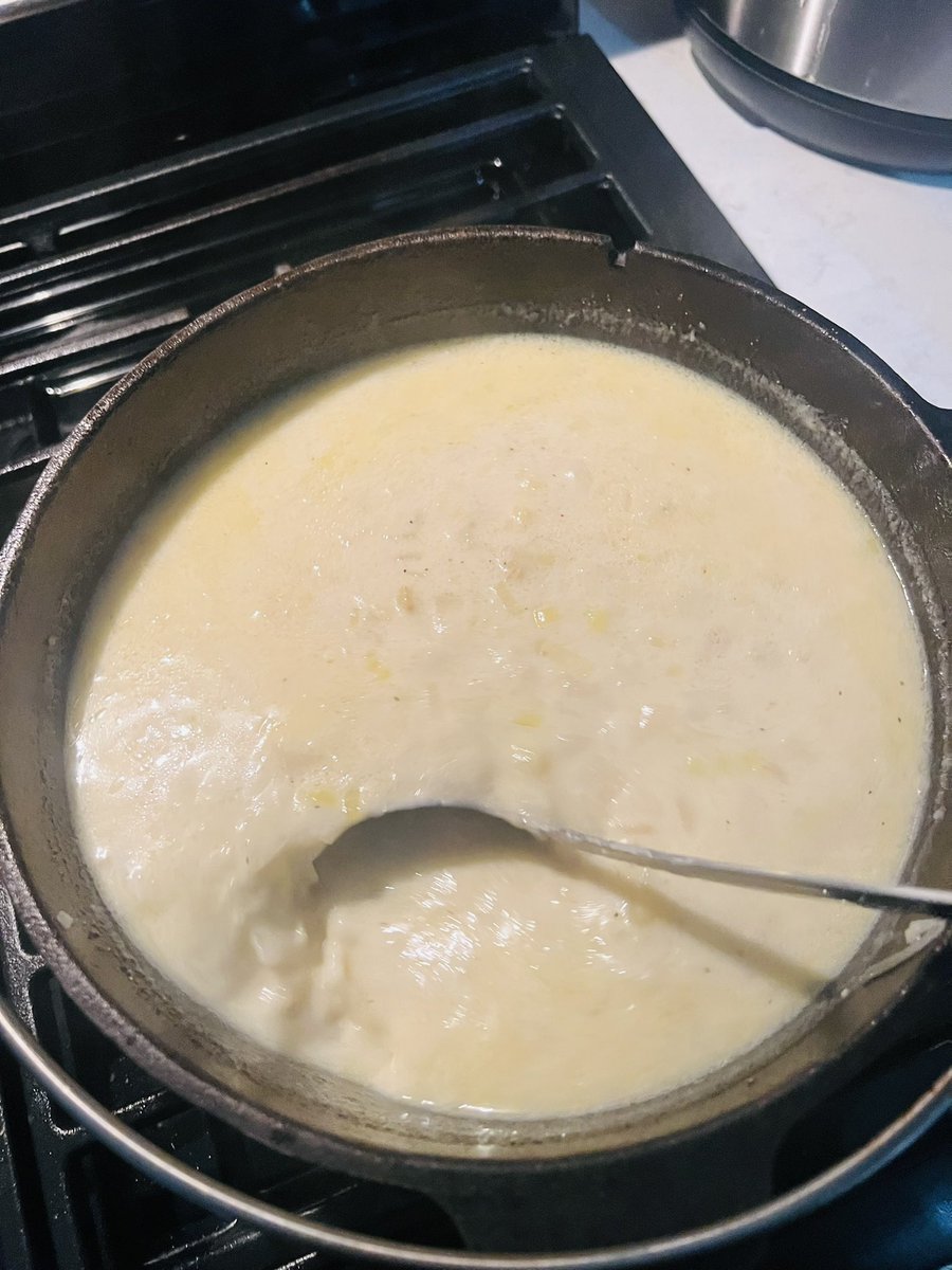 ShannonCohenInc's tweet photo. 1st try at potato leek soup and it came out amazing!! Only thing is: this recipe made A LOT!! Considering we are a family of 3. In hindsight: should’ve cut it in half. Good thing: my neighbors love my cooking :) #EnoughtoShare https://t.co/zmG7k1fen2