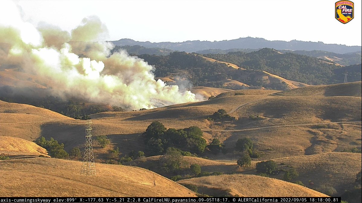 CAFireScanner's tweet photo. #FranklinFire (W/O #Martinez, Contra Costa Co) - IC requesting a 3rd alarm for structure protection. CAL FIRE starting 2 additional tankers &amp; 1 addl copter on top of the original response. https://t.co/hJ7woIsoAq