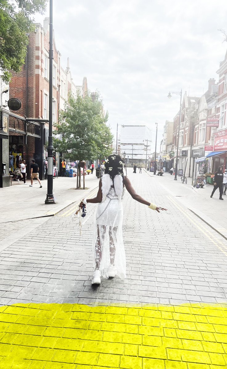 LucyNamayanja's tweet photo. Notting Hill Carnival, on the 29th August 2022.
#london #greatbritain #england #friezeartfair #154africanartfair
#nationalportraitgallery #oldmasters #masters #tatemodern #tatebritain
#icalondon #ica #contemporaryart #galleries #gallery #carnival #nottinghillcarnival
#art #museum https://t.co/Mwa5a85mHn
