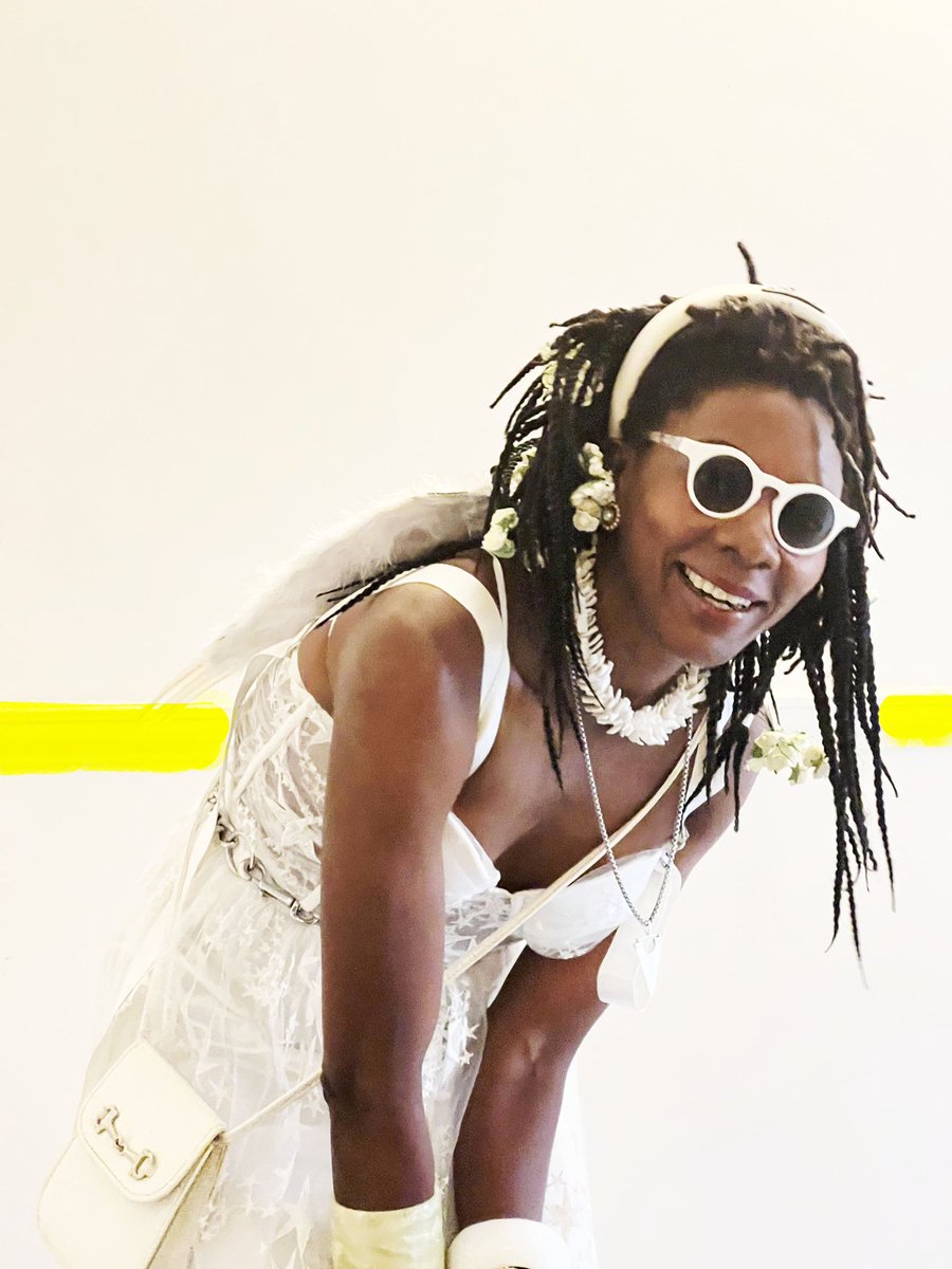 LucyNamayanja's tweet photo. Notting Hill Carnival, on the 29th August 2022.
#london #greatbritain #england #friezeartfair #154africanartfair
#nationalportraitgallery #oldmasters #masters #tatemodern #tatebritain
#icalondon #ica #contemporaryart #galleries #gallery #carnival #nottinghillcarnival
#art #museum https://t.co/3TvOE61bTB