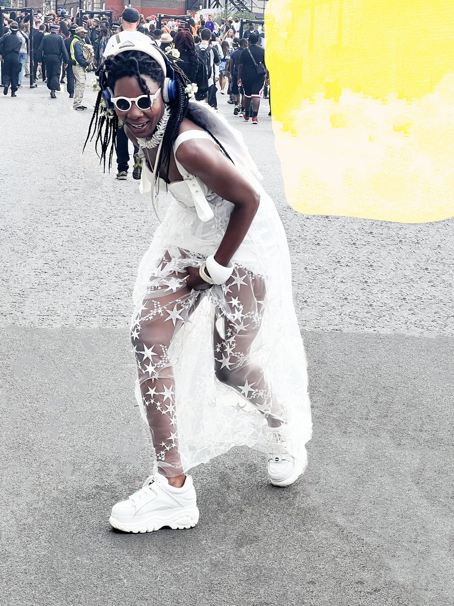 LucyNamayanja's tweet photo. Notting Hill Carnival, on the 29th August 2022.
#london #greatbritain #england #friezeartfair #154africanartfair
#nationalportraitgallery #oldmasters #masters #tatemodern #tatebritain
#icalondon #ica #contemporaryart #galleries #gallery #carnival #nottinghillcarnival
#art #museum https://t.co/3TvOE61bTB