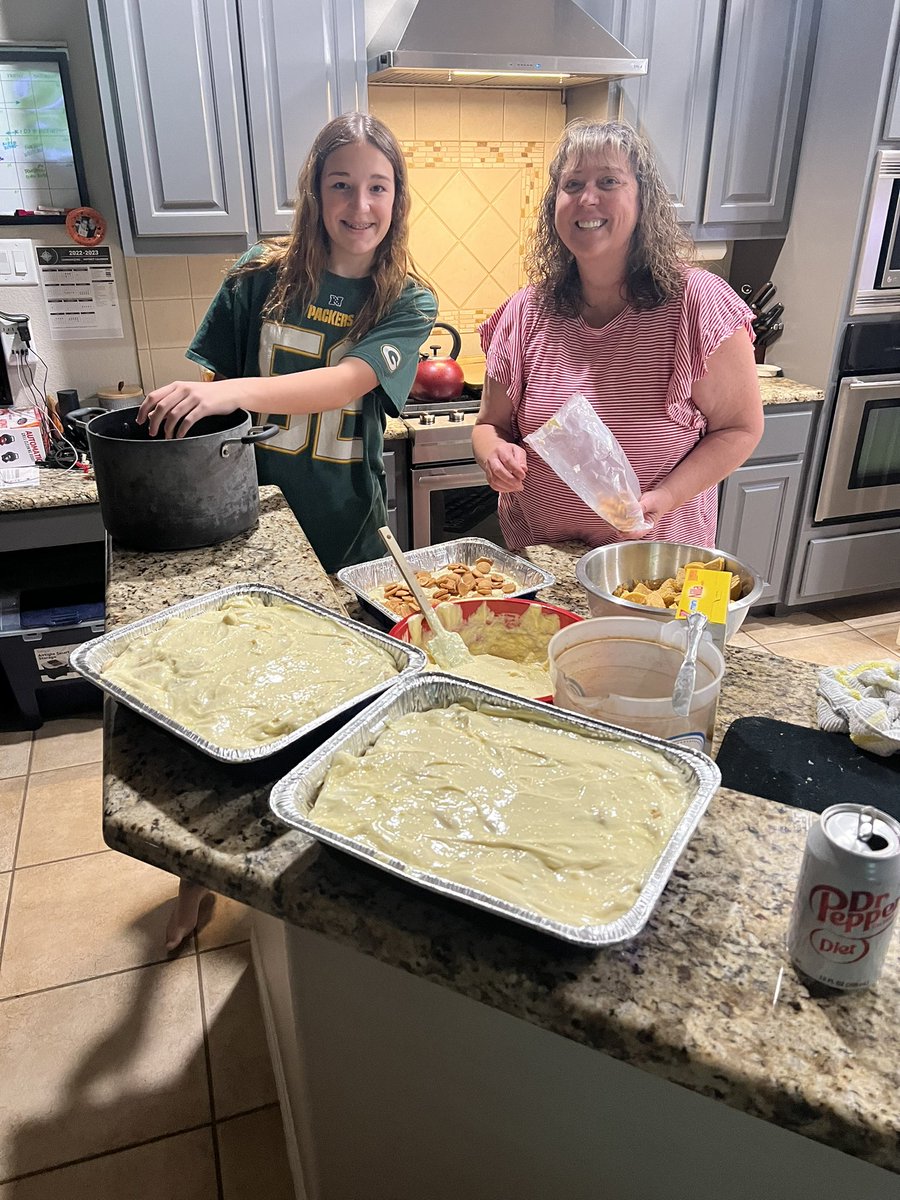 Just making a few pans of homemade banana pudding for the DL position dinner tomorrow night! These boys will destroy the bbq as well! Go wolves! <a href="/CedarParkFB/">Cedar Park Football Booster Club</a> <a href="/CoachQCPProud/">Coach Q</a> <a href="/YancyCulp/">Yancy Culp</a> <a href="/CurryRead1/">Curry Read</a> let’s gooooo!